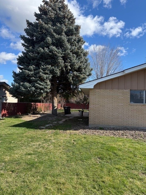 Building Photo - 605 N Rd 37