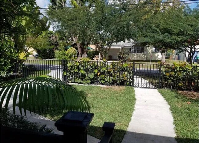 Foto del edificio - 4630 SW 12th St