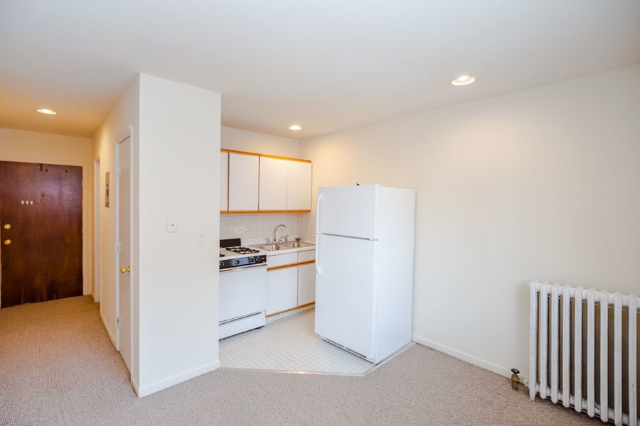 Primary Photo - 1555 N Milwaukee Ave