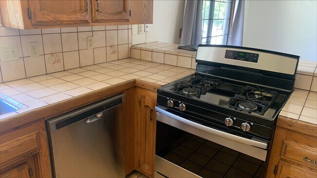 Foto del edificio - 5892 Parkhill Rd