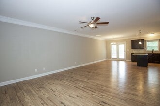 Building Photo - 721 Thrush Dr