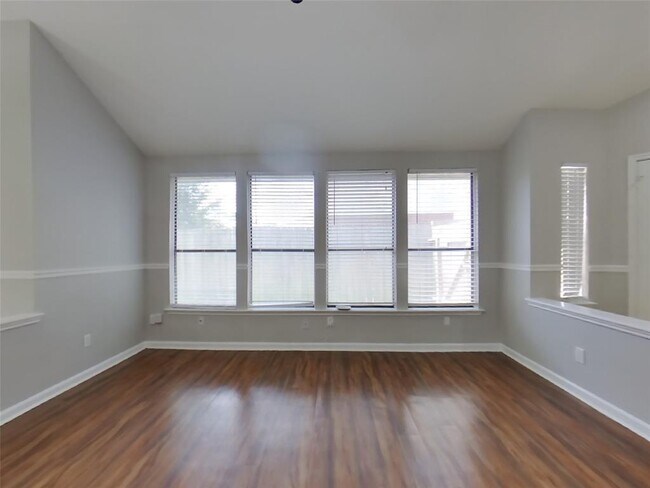 Foto del edificio - 13822 Cantwell Dr