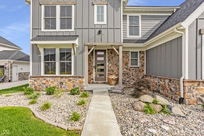 Building Photo - 14662 Golden Fox Ct.