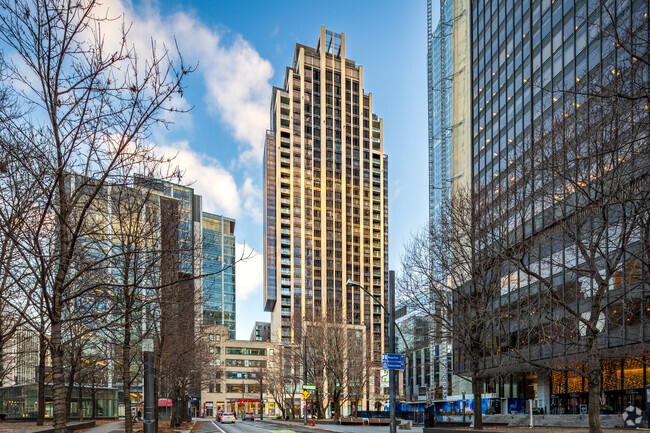 Building Photo - 628 Rue Saint-Jacques