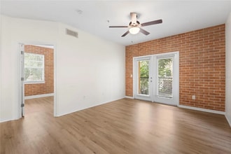 Building Photo - 2010 E Palm Ave