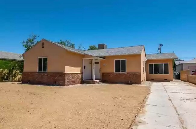 Foto del edificio - 44434 Elm Ave
