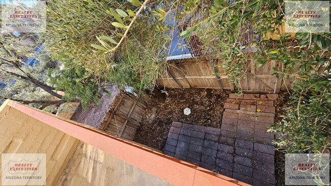 Foto del edificio - Fort Lowell & Campbell area Condo - 2 Bedrooms & 1.5 Bathrooms