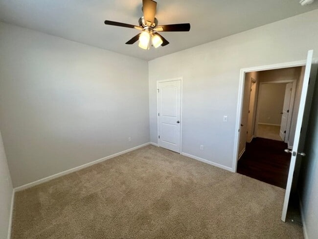 Building Photo - 3 Bed 2 Bath in Lebanon, Like New Home in ...
