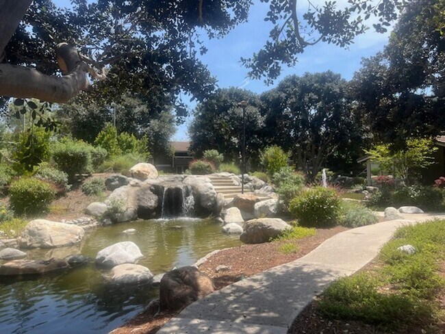 Building Photo - IRVINE 1 BEDROOM 1 BATH CONDO $2250
