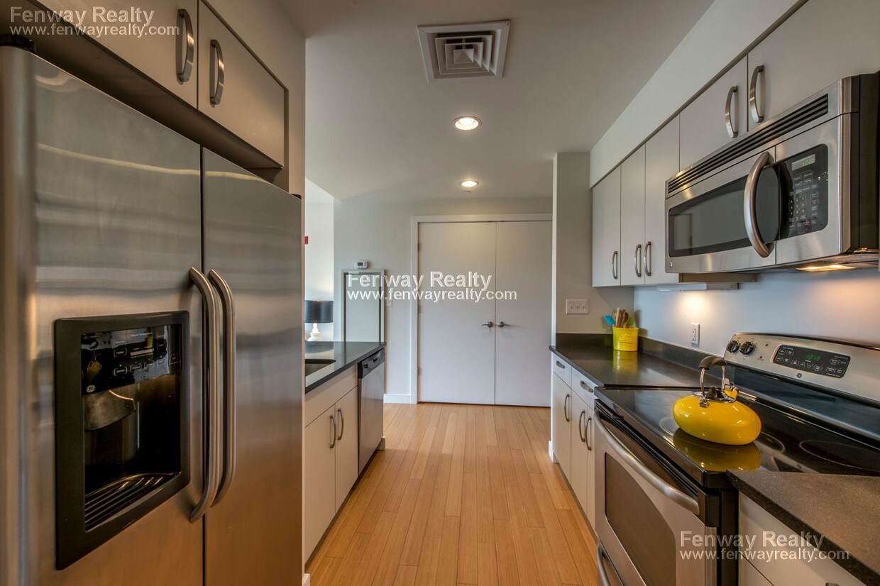 Foto principal - 600 Albany St