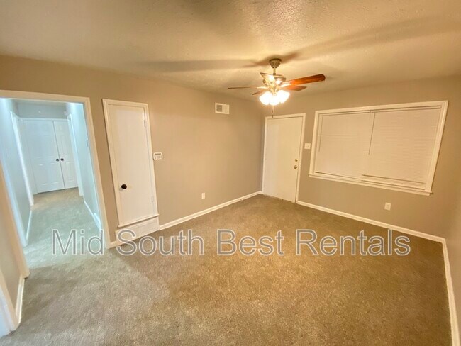 Building Photo - 3019 Capri St