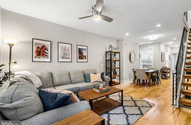 Foto del edificio - 2427 E Boston St