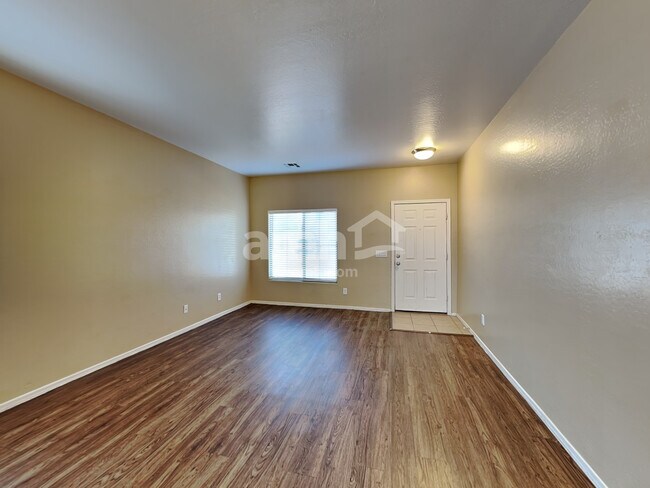 Building Photo - 11760 W Flanagan St