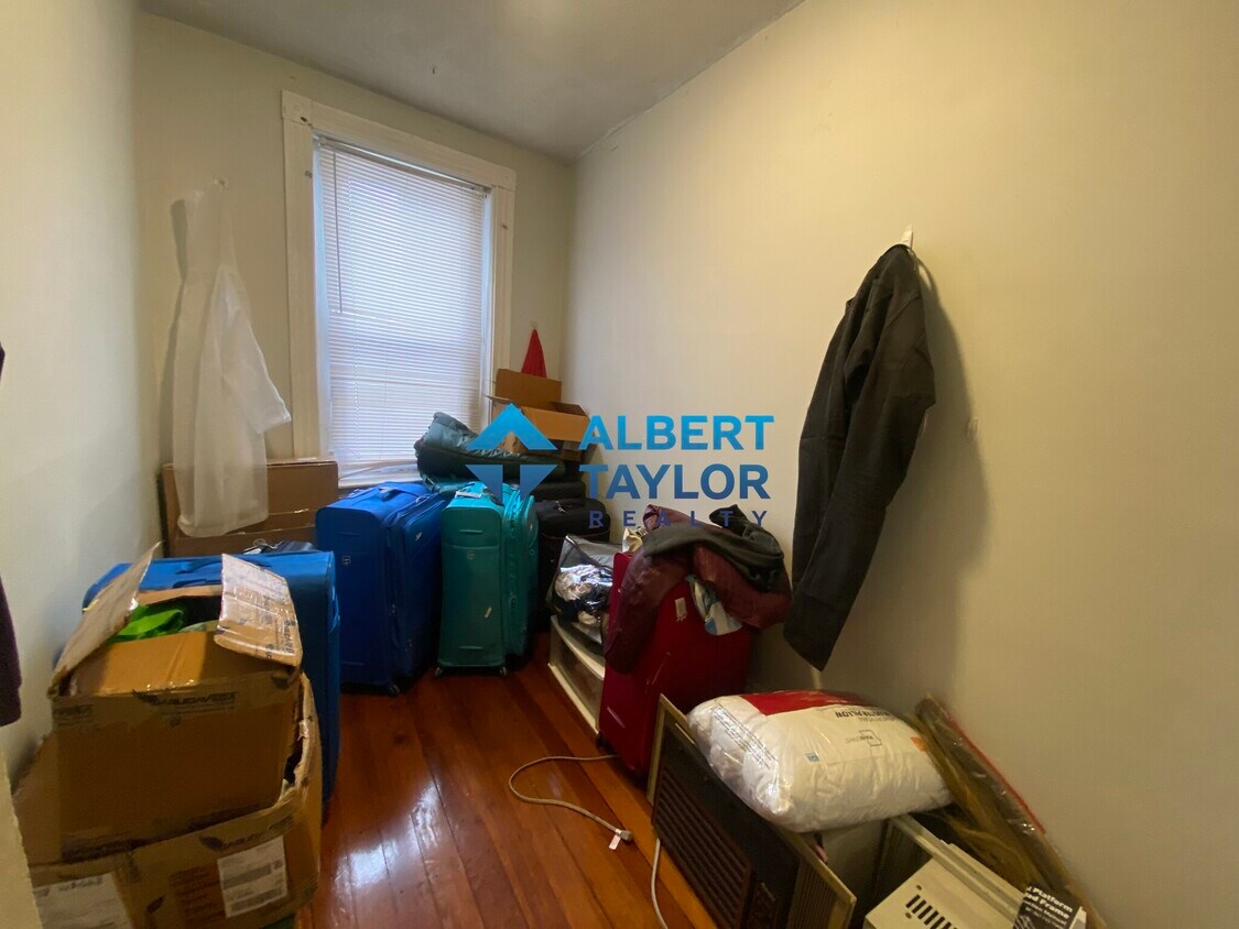 Primary Photo - 13 Perry St