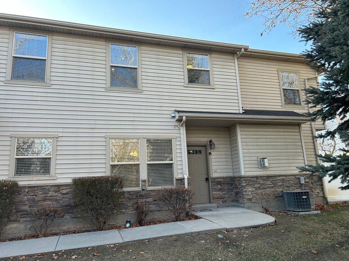 Primary Photo - 2 Master Suites, 2.5 Bath Condo in West Jo...