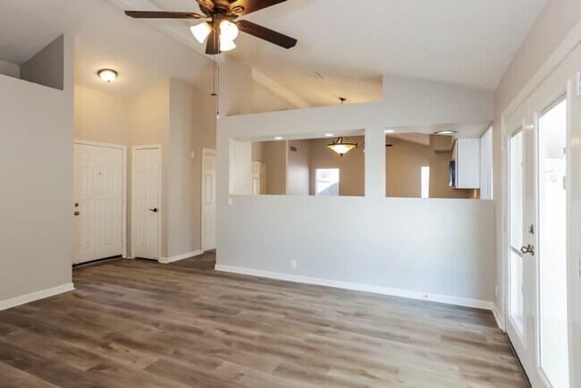 Building Photo - Charming 3BR House in Glendale