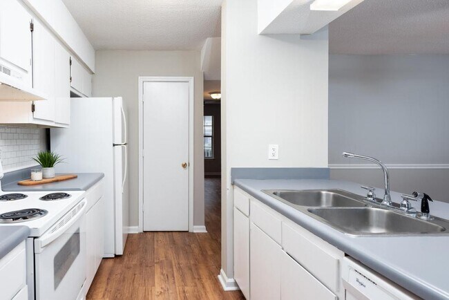 Foto del edificio - 1467 Nantahala Blvd