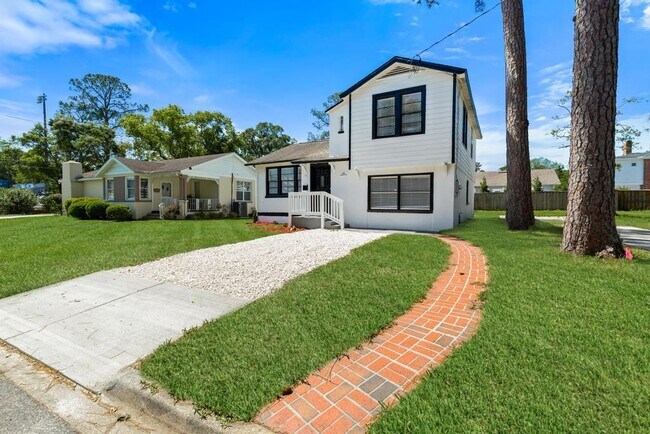 Foto del edificio - 1356 Lechlade St