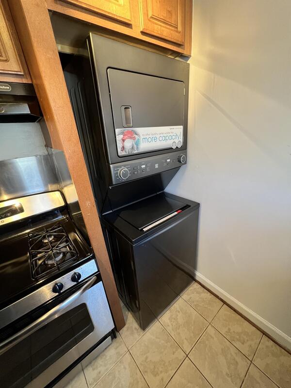 Building Photo - 6890 Hawthorne St