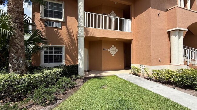 Foto del edificio - 8233 Mulligan Cir