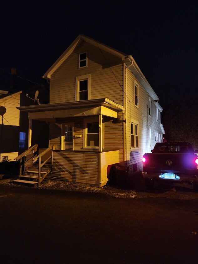 Primary Photo - 31 Kunkle Ave