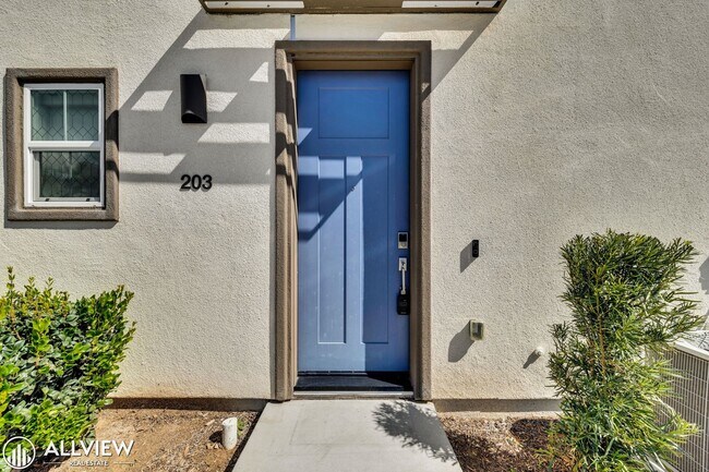 Foto del edificio - Bright 4-Bed, 2.5-Bath Home in Fallbrook’s Citro Community