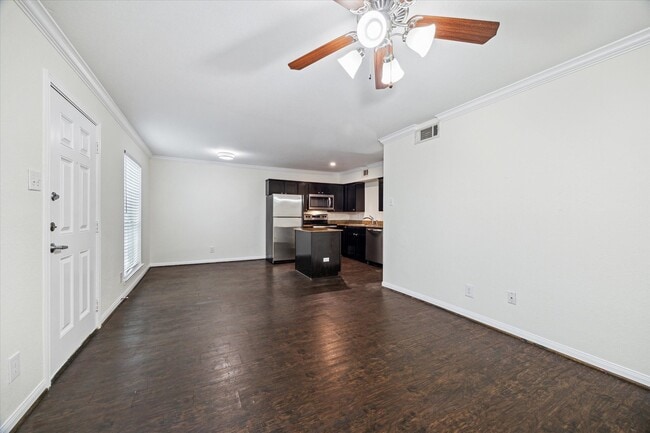 Building Photo - 300 Pecore St