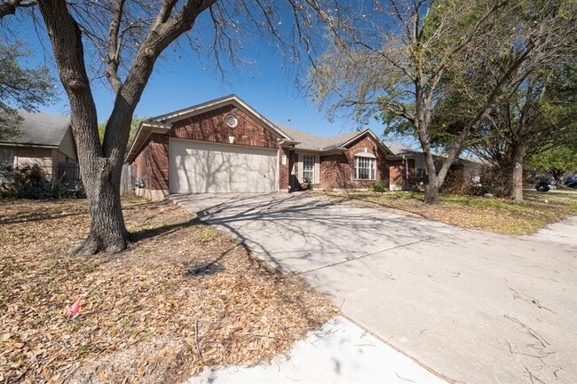 Building Photo - 1008 Chippewa