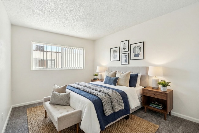 Building Photo - Pine Village