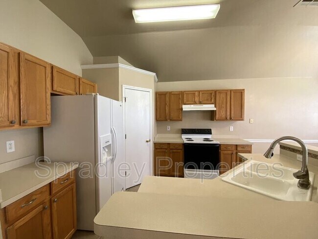 Foto del edificio - 217 Meadowbrook Dr