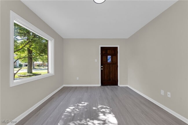 Building Photo - 1152 Elmwood Rd