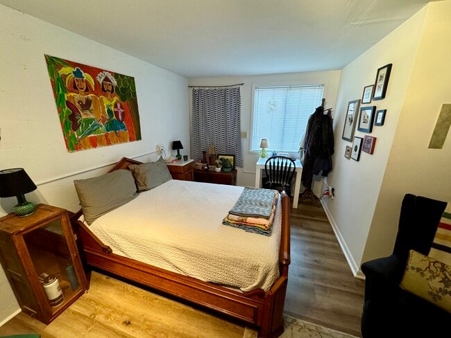 Foto del edificio - 212 Giles St Furnished Free Parking