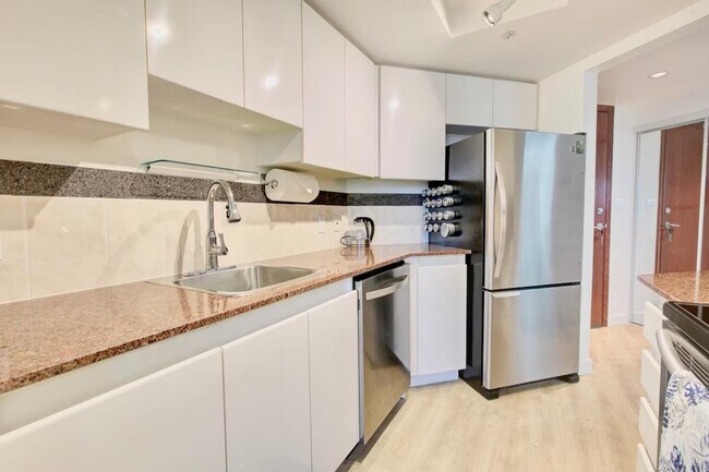 Photo du bâtiment - 1052 Burrard St