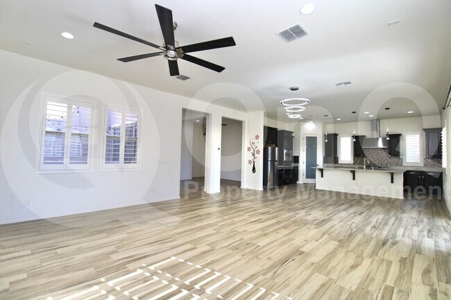 Building Photo - 859 E Knightsbridge Way