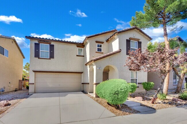 Foto del edificio - LOCATION IS KEY FOR SHOPPING AND SOCIALIZING