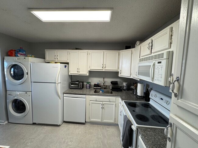 Foto del edificio - 6800 Fleetwood Rd