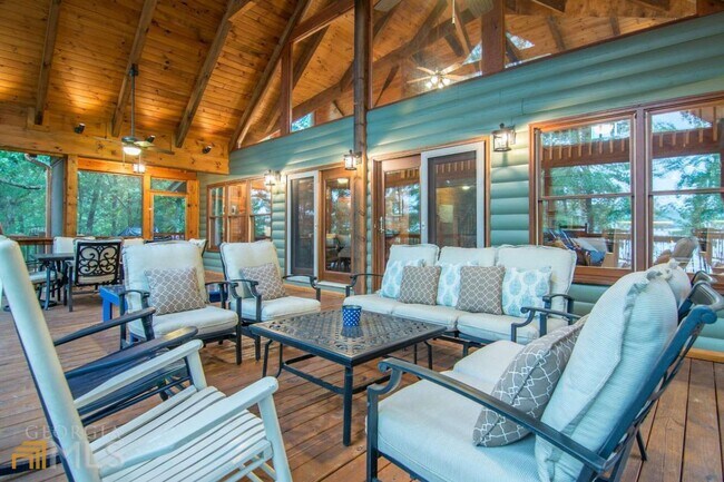 Foto del edificio - 594 Hazelwood Point