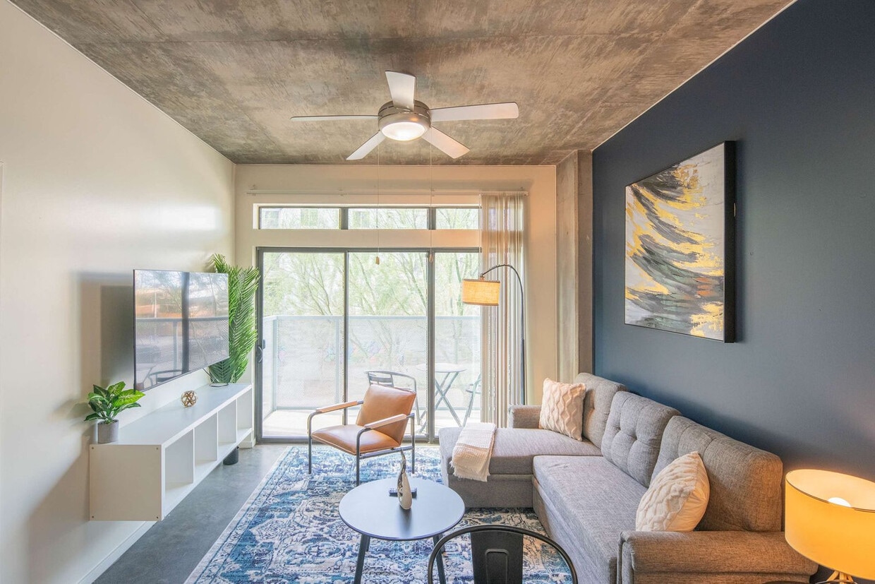 Foto principal - 333 E Roosevelt St