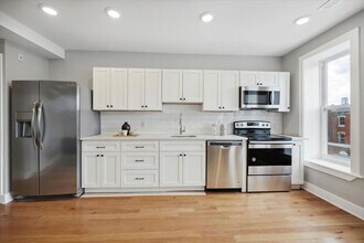 Building Photo - 2827 W Girard Ave