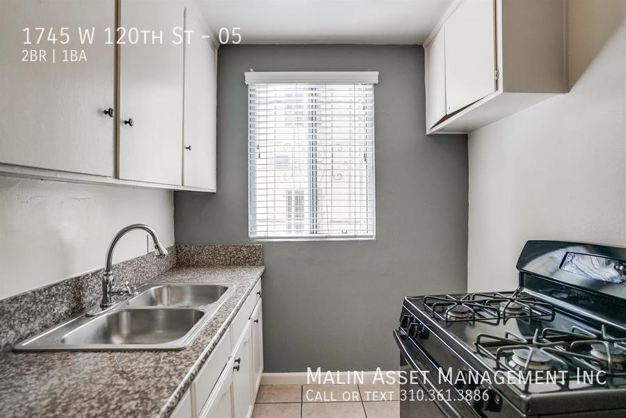 Foto principal - 1731- 1735 -1741 -1745 W. 120th St