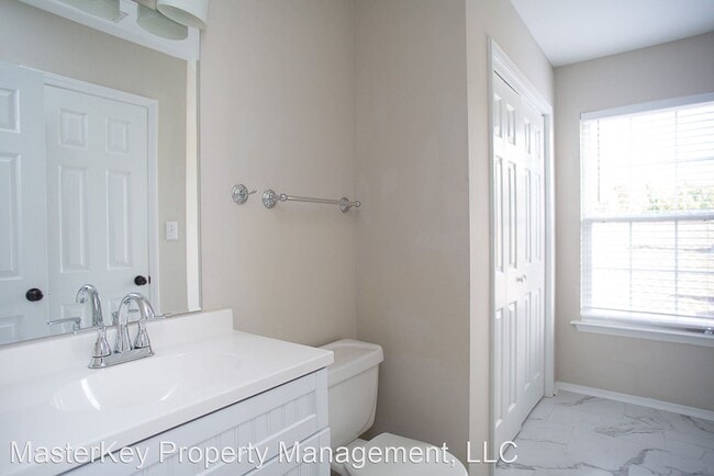 Building Photo - 3 br, 2.5 bath House - 204 Evening Star Dr