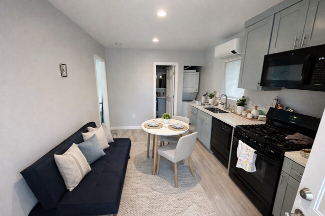 Building Photo - Brand New!! (2026) 2 Bed / 1 Bath Home Near Campus