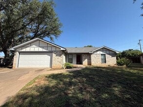 Building Photo - 4608 Oak Knoll St
