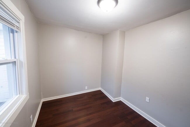 Foto del edificio - 820 Comfort St