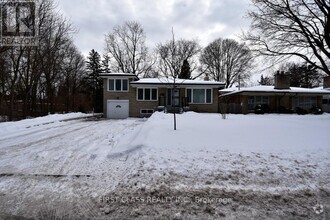 Building Photo - 113-113 Holcolm Rd