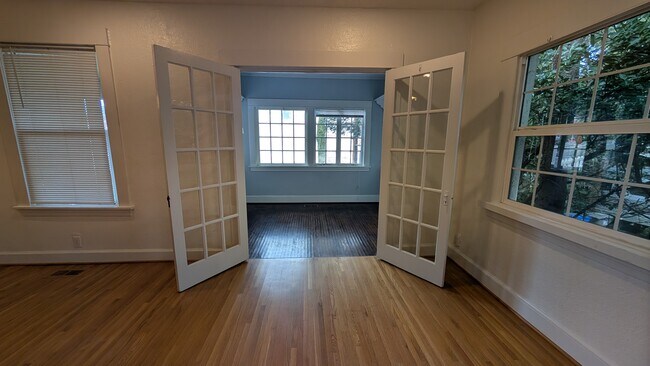 Foto del edificio - 3440 SW Falcon St