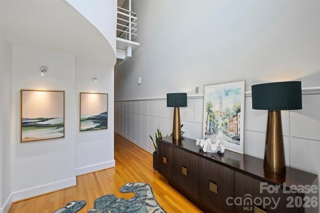 Foto del edificio - 1124 Dilworth Crescent Row