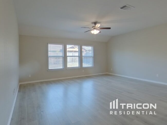 Building Photo - 126 Colony Way