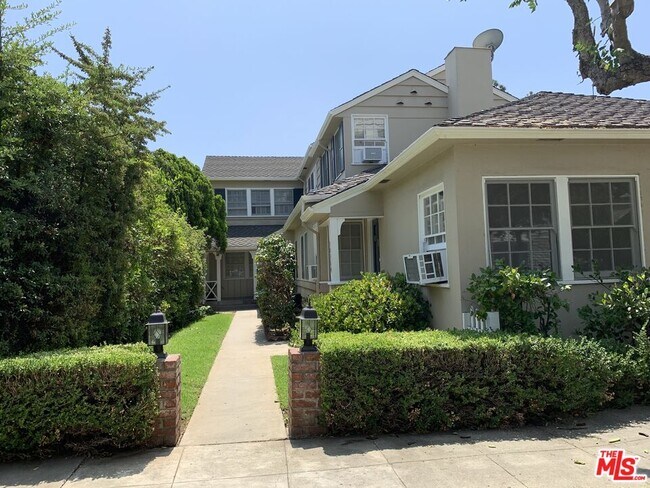 Foto del edificio - 10362 1/2 Ashton Ave