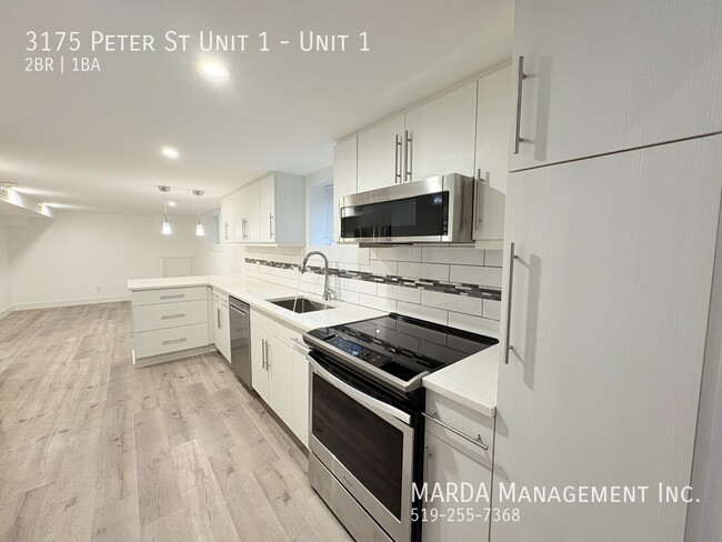 Photo du bâtiment - BEAUTIFULLY RENOVATED 2BEDROOM/1BATH + HYD...